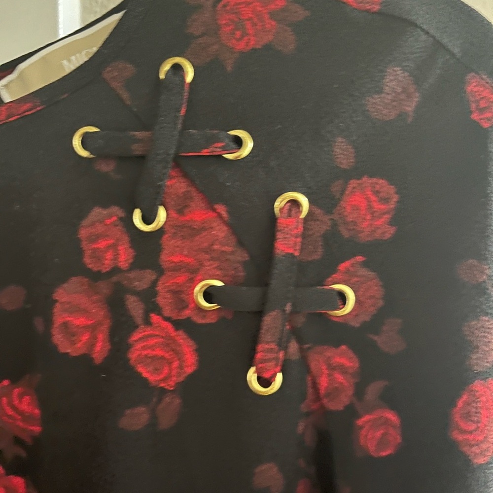Ladies Rose Motif Top - Picture 3 of 6